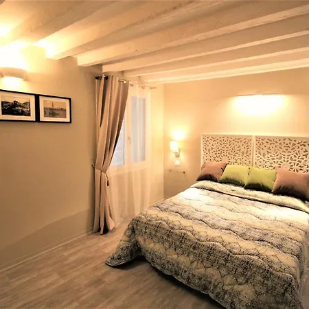 San Marco Fenice 3bdr 2bth Venise