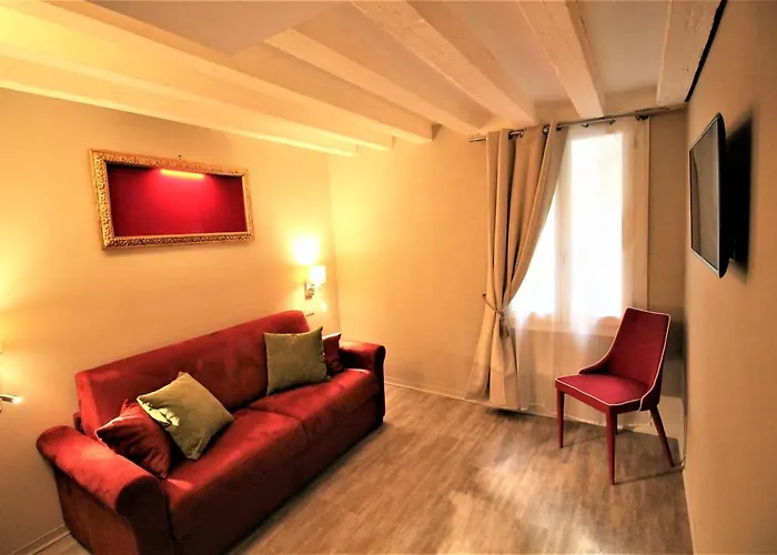 San Marco Fenice 3bdr 2bth Apartment