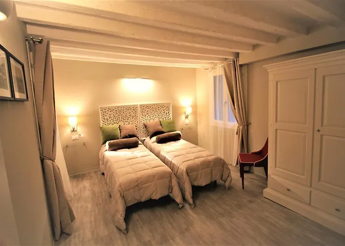 San Marco Fenice 3bdr 2bth *