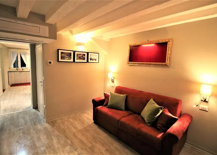 San Marco Fenice 3bdr 2bth 아파트 *