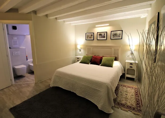 San Marco Fenice 3bdr 2bth *