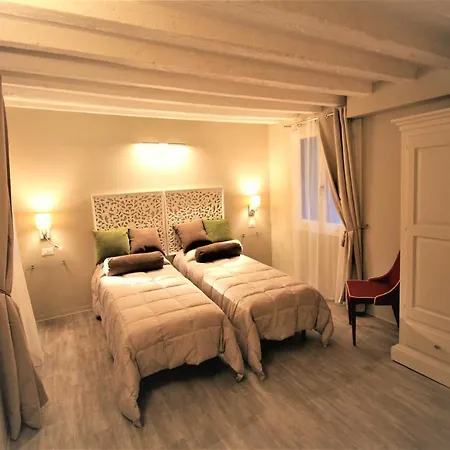 San Marco Fenice 3bdr 2bth *