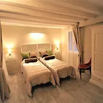 San Marco Fenice 3bdr 2bth *